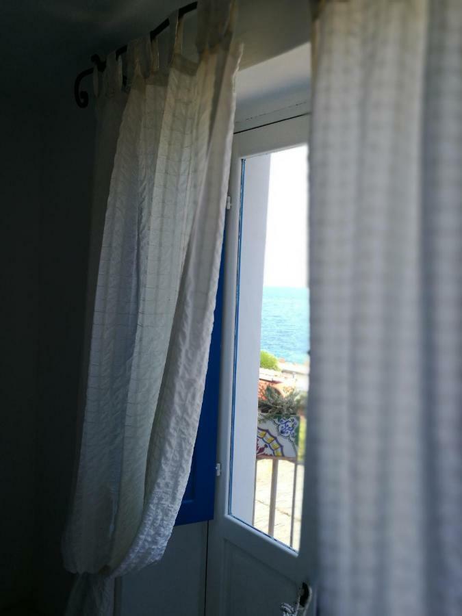 La Casa Di Via Lungomare Villa Санта Марина Салина Екстериор снимка
